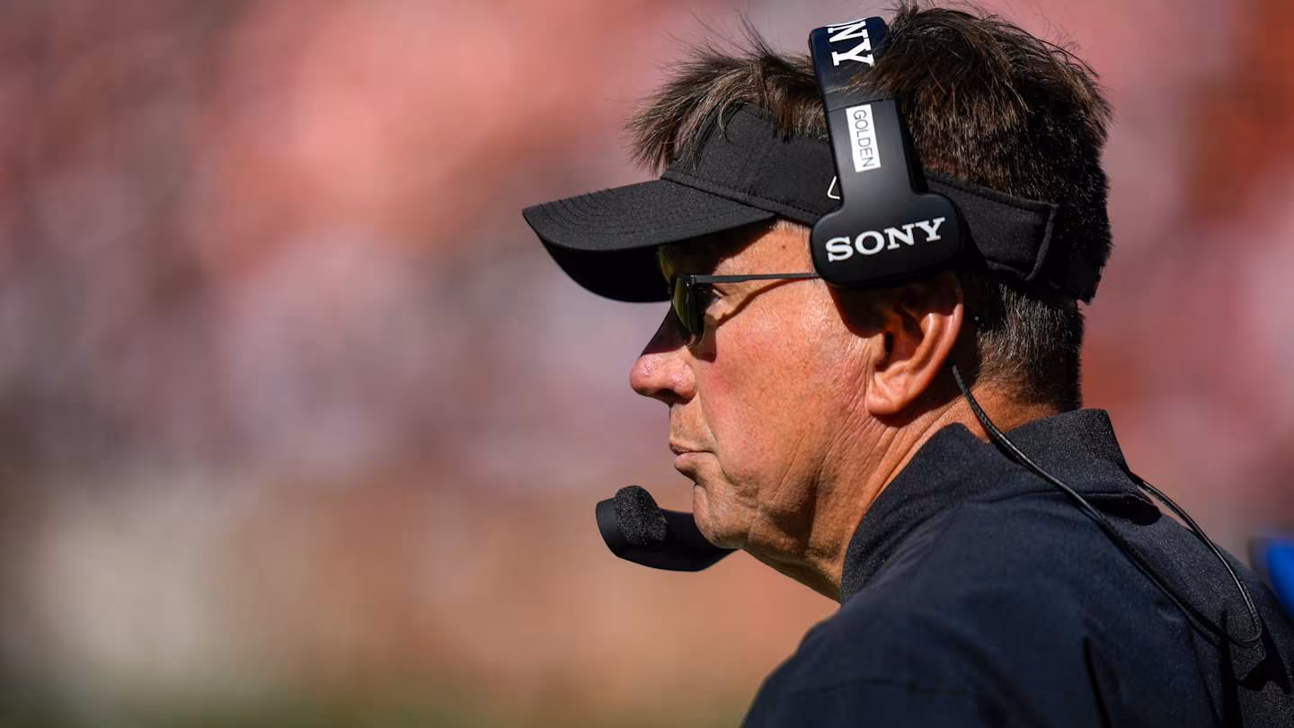 Bengals DC Al Golden Talks Tackling, Physicality, Skill Development, Players-Only Meeting and More After 39-38 Loss - Sports Illustrated