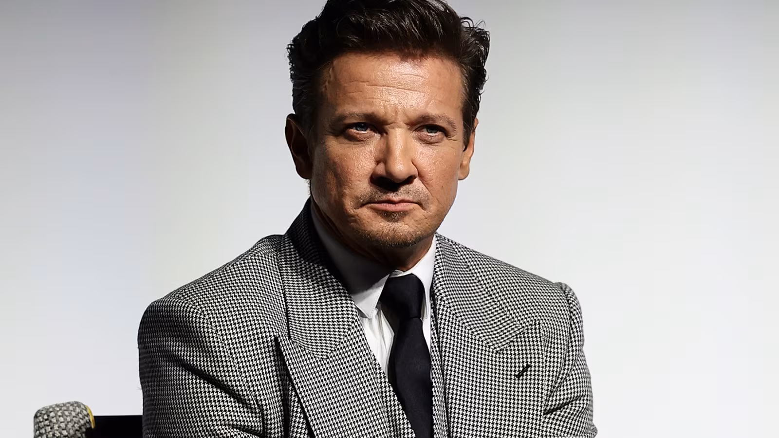 Filmmaker Claims Jeremy Renner Sent Unsolicited 'Intimate' Images, Threatened to Call ICE on Her - Rolling Stone