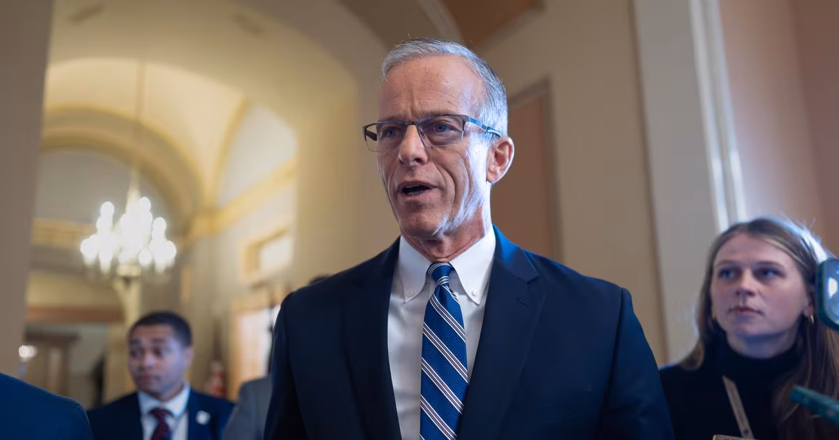 Government shutdown live updates as Senate works through the weekend to end impasse - CBS News