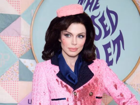 Julia Fox Addresses Jackie Kennedy Halloween Costume Following Backlash - Deadline