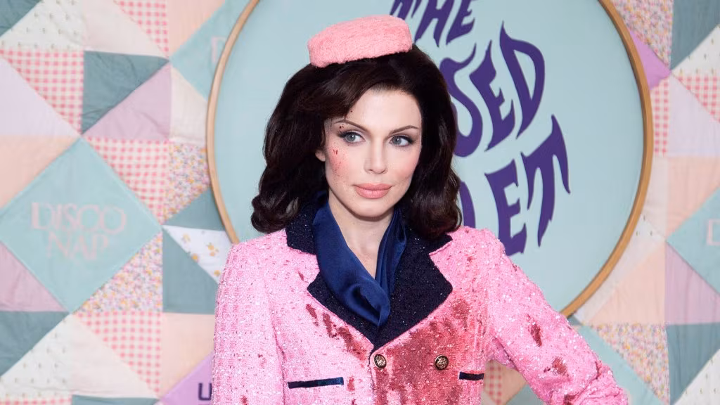 Julia Fox Addresses Jackie Kennedy Halloween Costume Following Backlash - Deadline